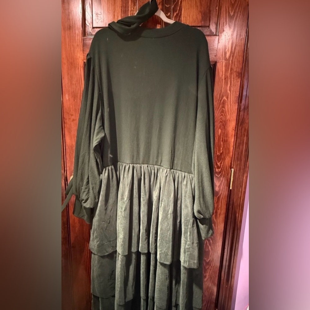 Elegant Green Tiered Maxi Dress